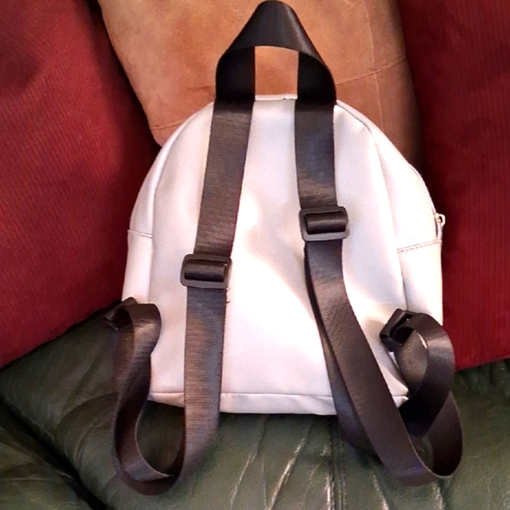 Peanuts Backpack with Black Interior. Exellent Cond. - Picture 7 of 16